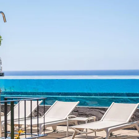 Infinity Pool And Open Views At Savoy Insular Апартаменты