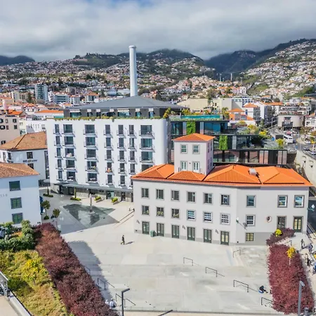 Infinity Pool And Open Views At Savoy Insular Lägenhet *